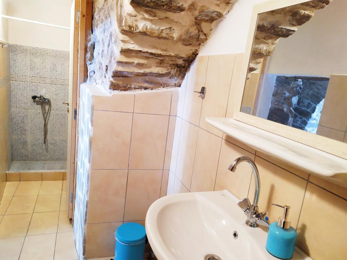 Traditional Family House, Ground Floor With Yard Koronos Exterior foto
