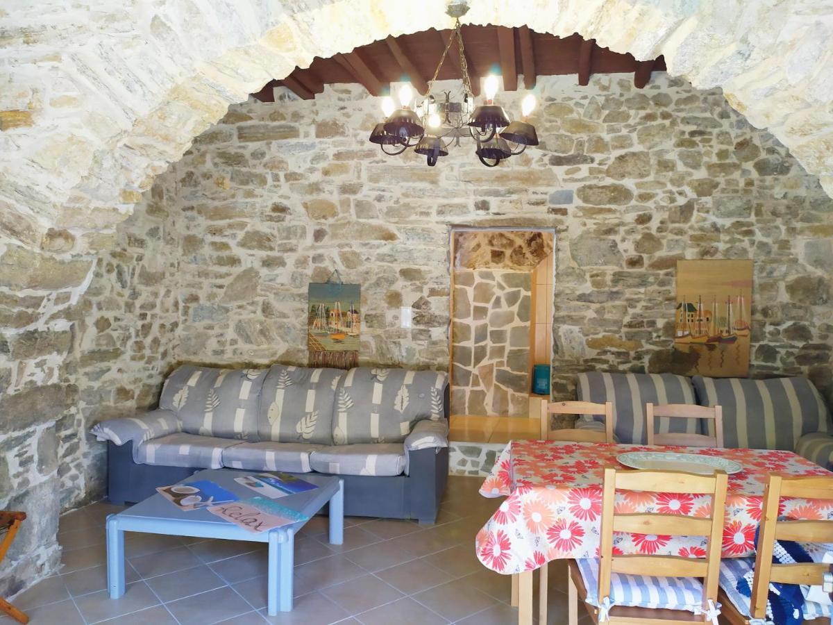 Traditional Family House, Ground Floor With Yard Koronos Exterior foto